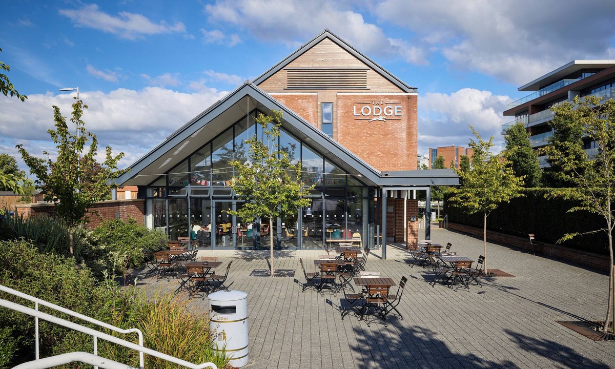 Newbury Hotel | The Lodge Hotel