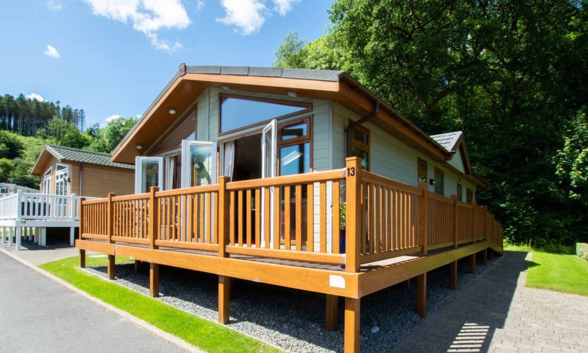 Amroth Ski Chalet | The Lodge in the beautiful Stepaside