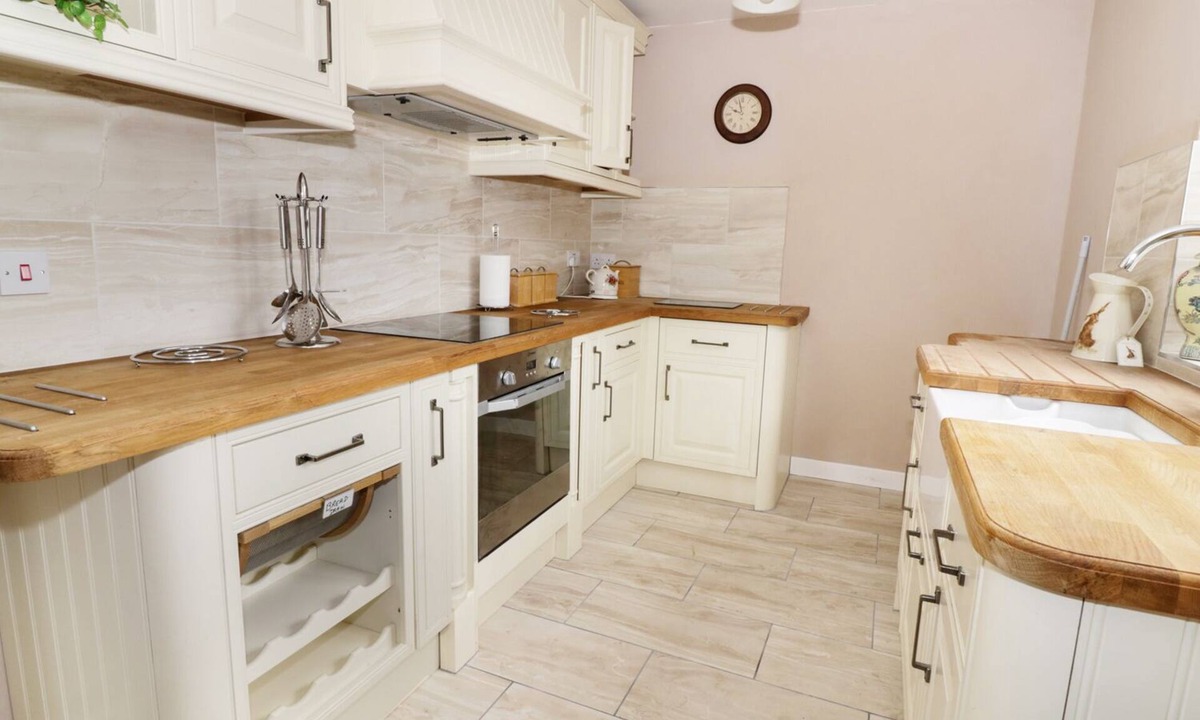 Brandon Cottage | THE LODGE, pet friendly, with open fire in Brandon