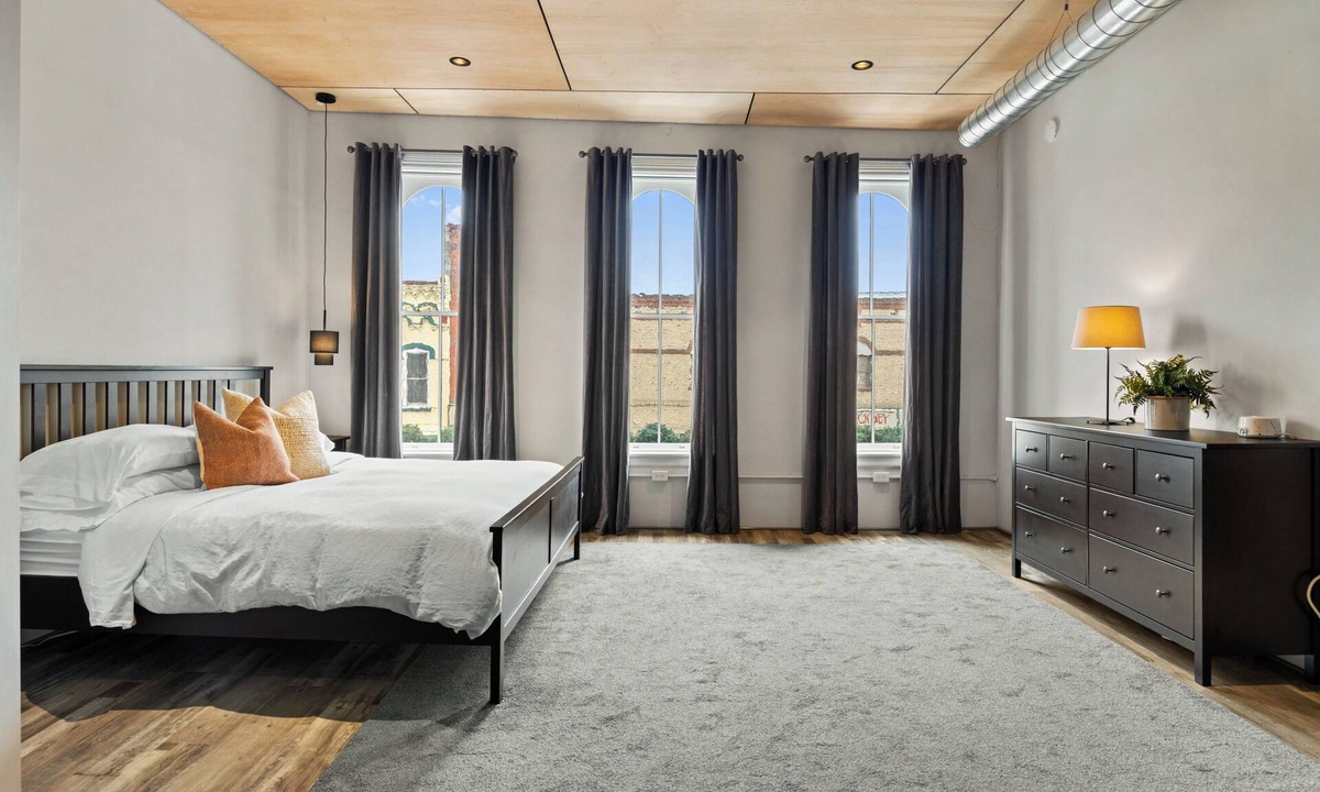 Town of Milo Apartment | The Loft: downtown loft apartment