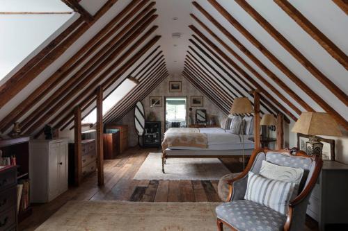 Haslemere Apartment | The Loft