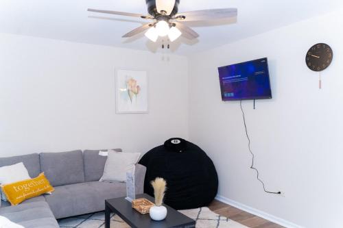 Carpentersville House | The Loft on Lake Marian