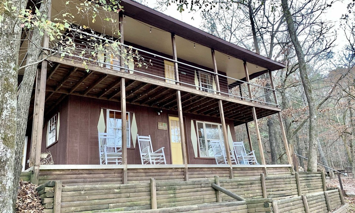 Alix House | The Loggerhead Cabin and Shell Shack hangout at Turtle Cove Cabins