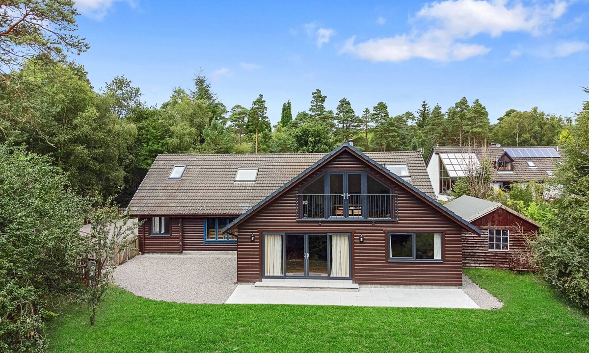 Torlundy Cabin | The Logs