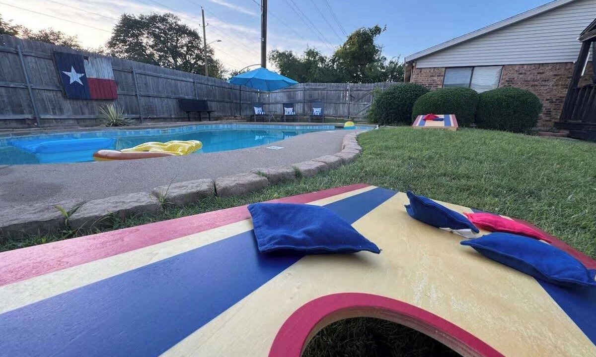 Garland House | The Lone Star Villa | Pool & Gazebo | Group Oasis