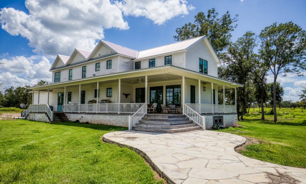 Round Top House | The Longhorn: Luxurious Texas Getaway in Round Top
