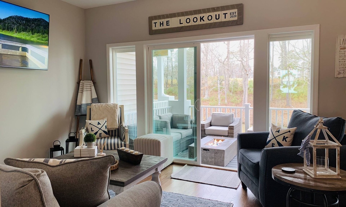 Eatons Crossing House | "The Lookout" on Lake Gaston