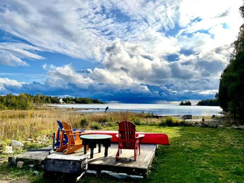 Northern Bruce Peninsula Ski Chalet | The Lookout - Waterfront Bliss near Tobermory
