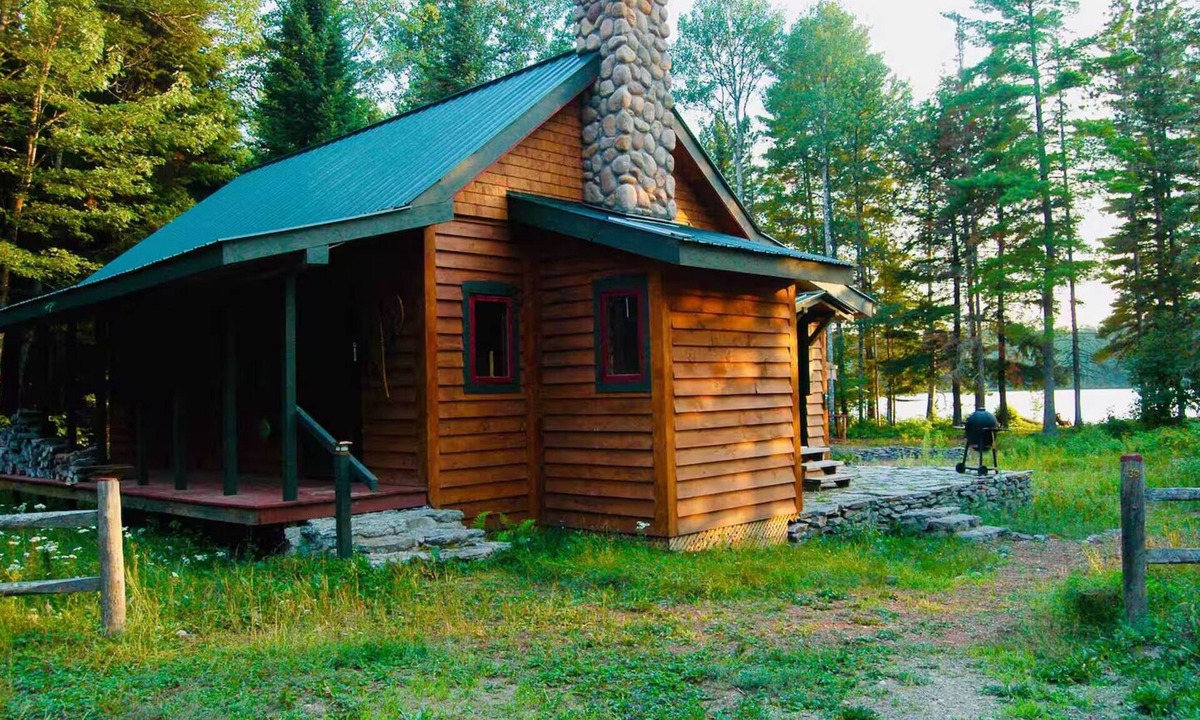 Thorne Cottage | The Loon Call: Gorgeous Lakefront Family Cottage