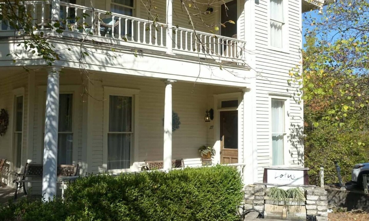 Eureka Springs Historic District House | The Lotus Manor House