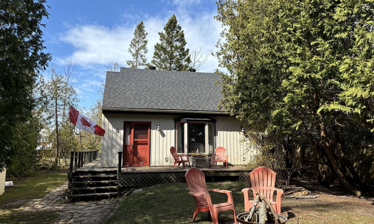 South Bruce Peninsula Cabin | The Louise - Artistic Haven by the Beach