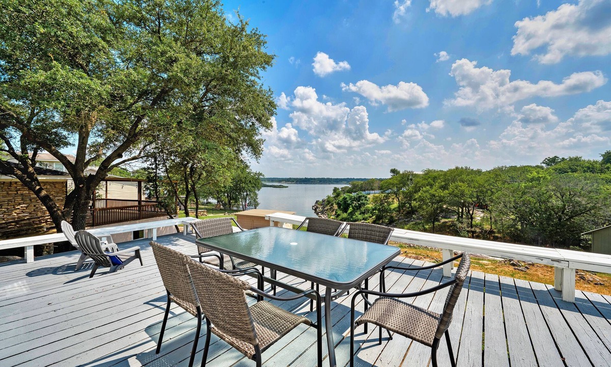 Belton House | The Lovely Lakehouse - The Sights of Lake Belton