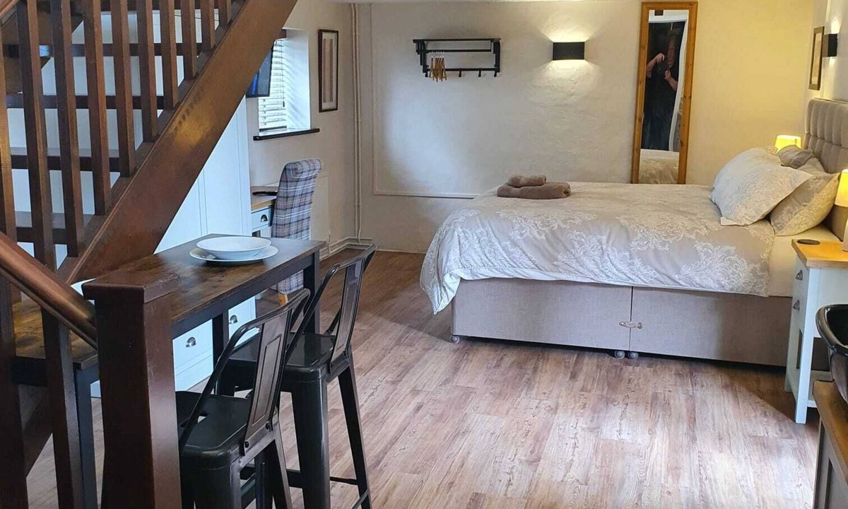 Eccles Apartment | The Lower Bell