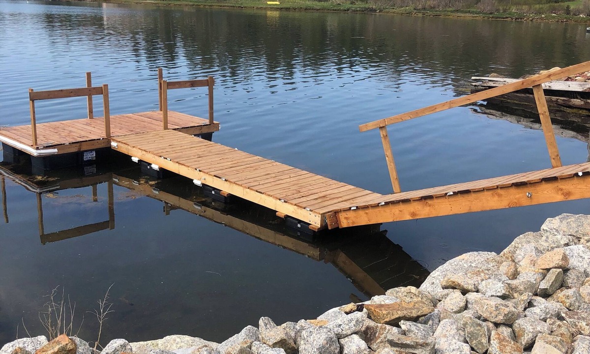 Chester Apartment | The Lower Deck Ocean Escape/Paddle Boards, Kayaks and Bikes