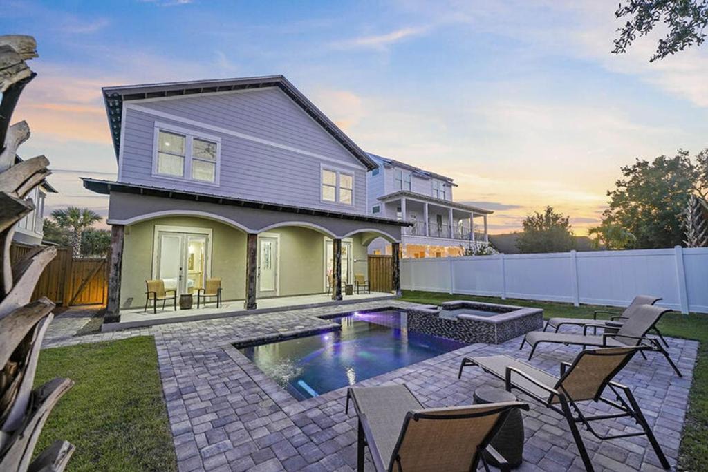 Crystal Beach House | The Luke House by Five Star Properties