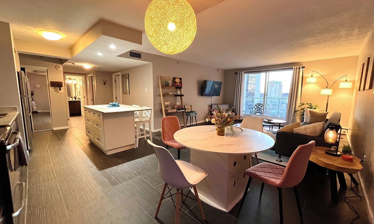 Saskatoon Downtown Condo | The Lux Boutique Suite - Downtown Condo