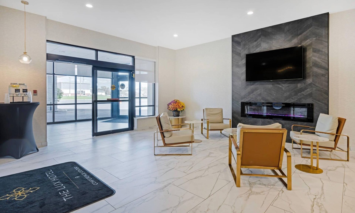 Waterloo Hotel | The Lux Hotel & Conference Center, an Ascend Collection Hotel