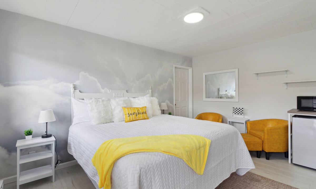 Arcadia Hotel | The Luxe King Room 3