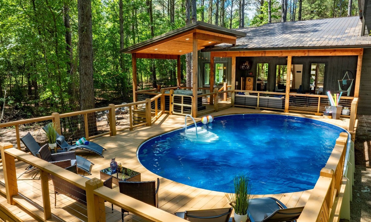 Broken Bow Cabin | The Luxury Pines Retreat w/NEW Pool Heating Option*, Hot Tub ,Fire Pit Sleeps 8