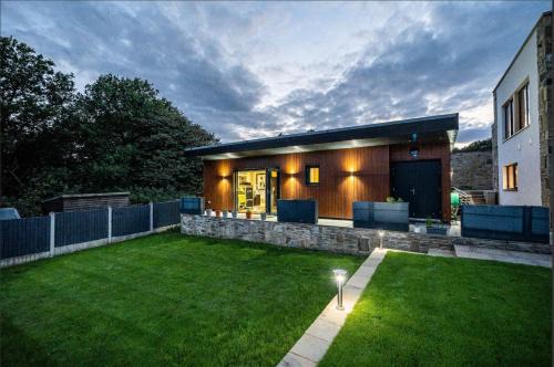 Honley Apartment | The Luxury Shed