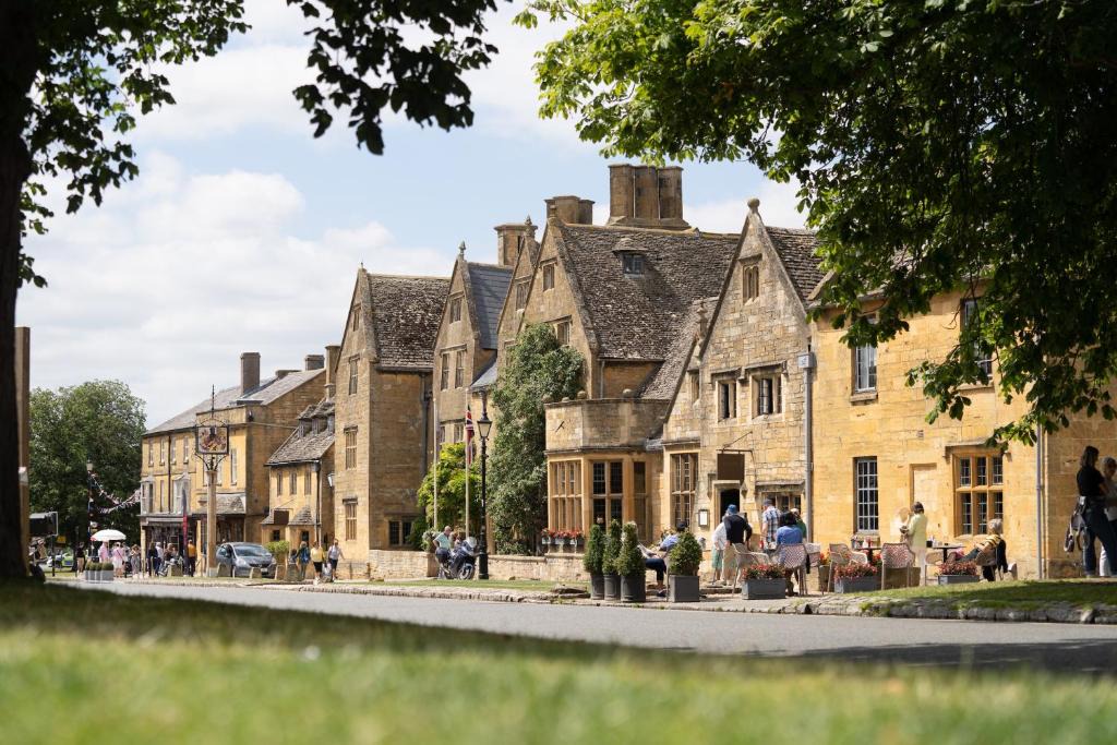Broadway Hotel | The Lygon Arms