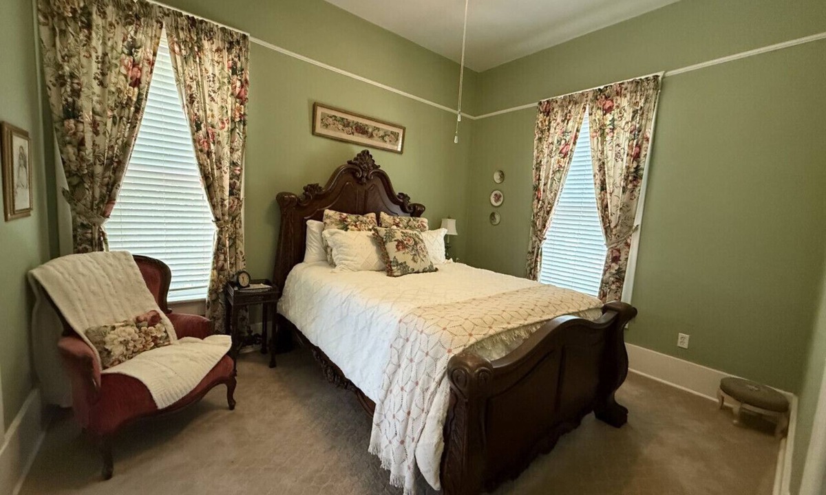 Guthrie Bed & Breakfast | The Lynnie Ann at The Judge`s Chamber