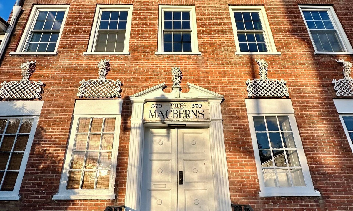 South Main Street Apartment | The Macberns Row House (Unit 1)