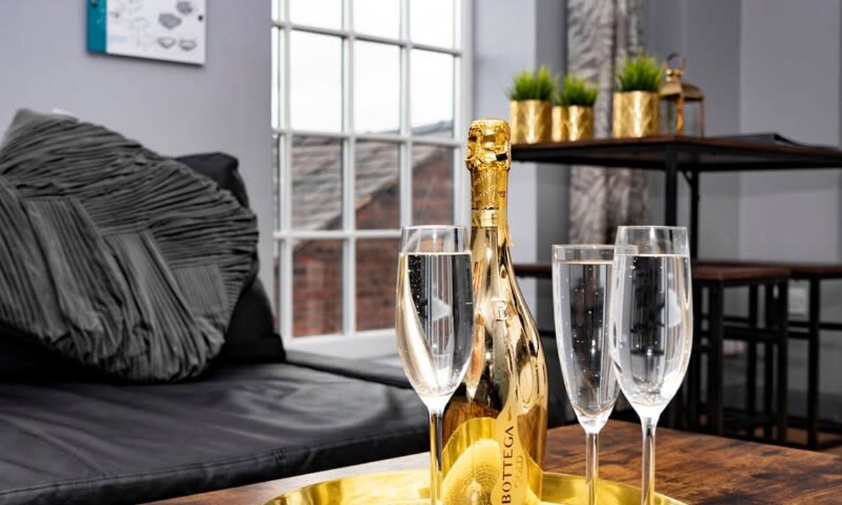 Wrexham Apartment | The Maelor - Berwyn House Central Wrexham