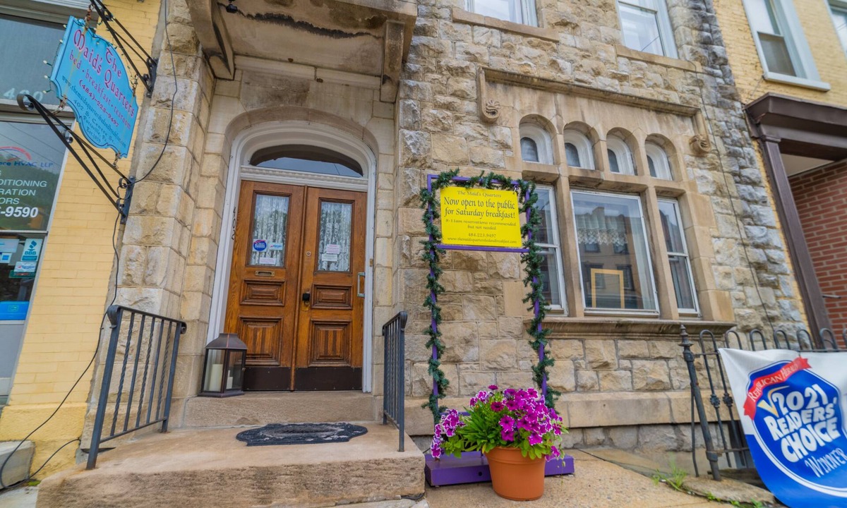 Cumbola Bed & Breakfast | The Maid's Quarters Bed Breakfast & Tearoom