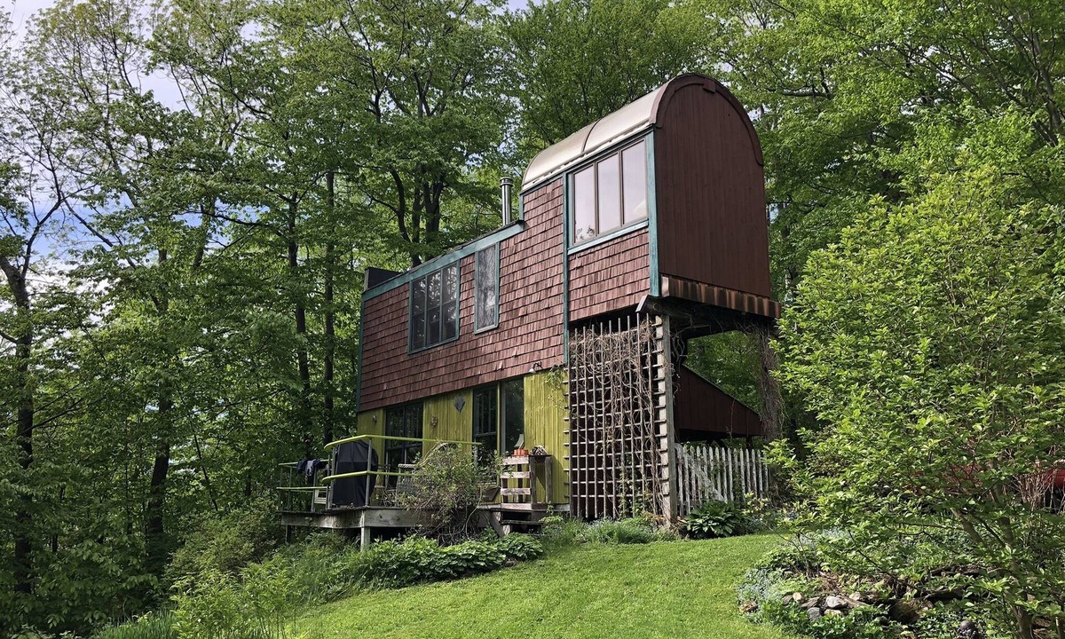 Warren House | The Mailbox House - get away into nature!