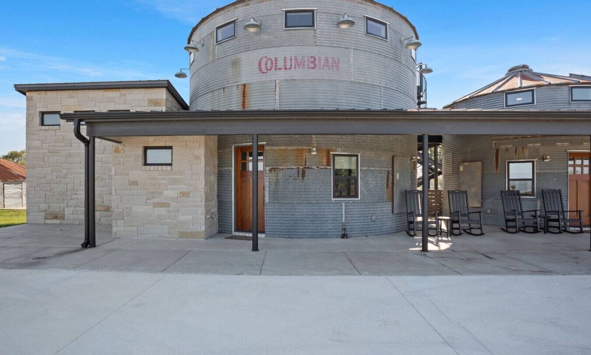 Temple Other | The Main Silo - Spacious Farm Retreat