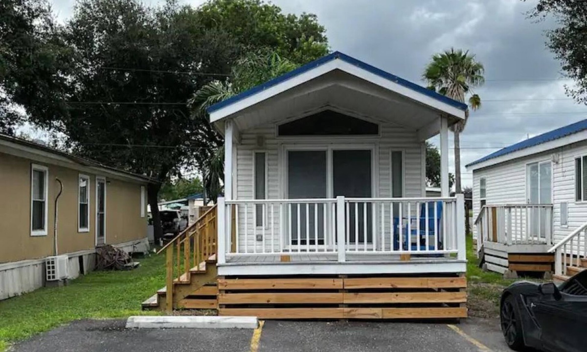 Harlingen Cabin | The Majestic Marlin, with Pool Access!