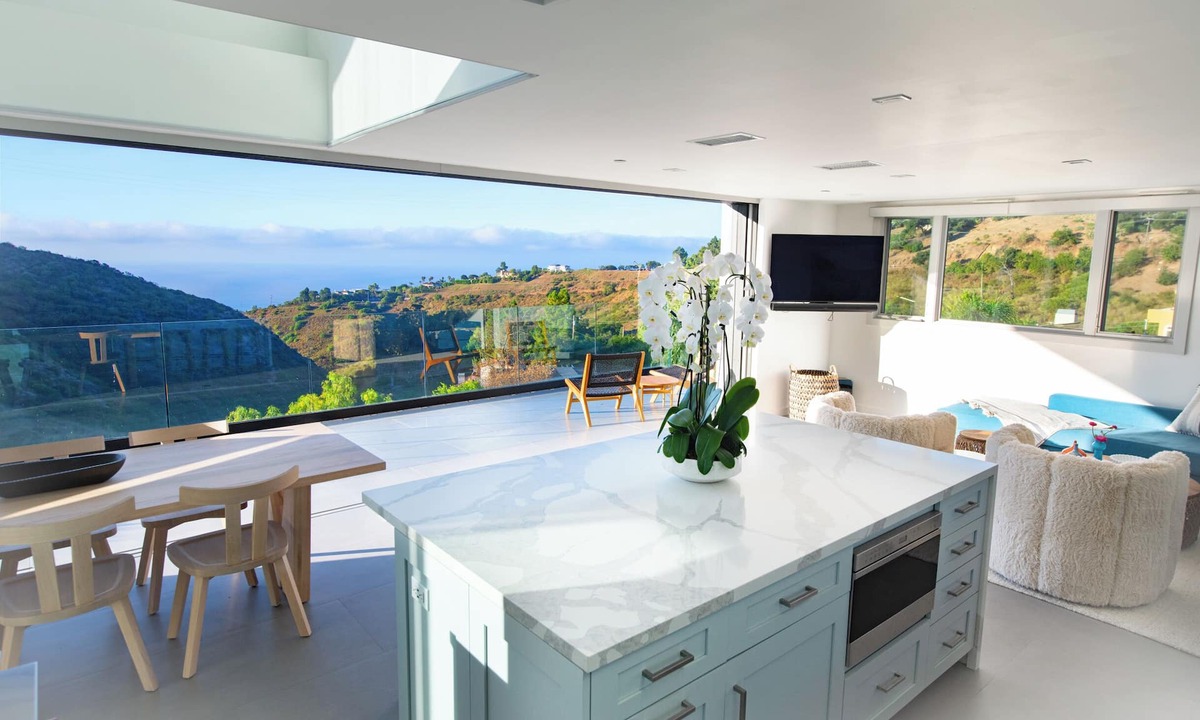 Malibu House | The Malibu Modern Oasis - Oceanview 4 Brdrm Surrounded by Canyon Views