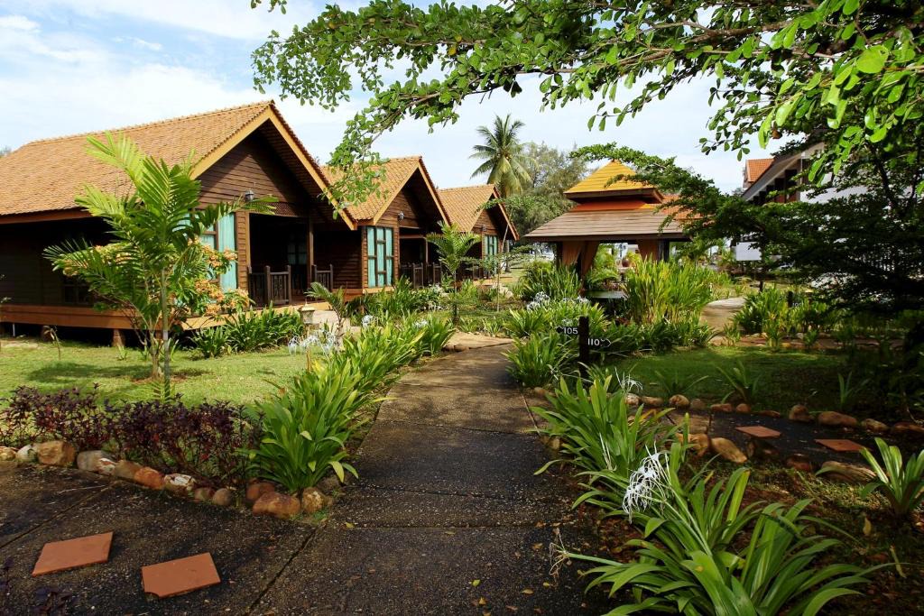 Kampong Raja Resort | The Manor Beach Resort Besut