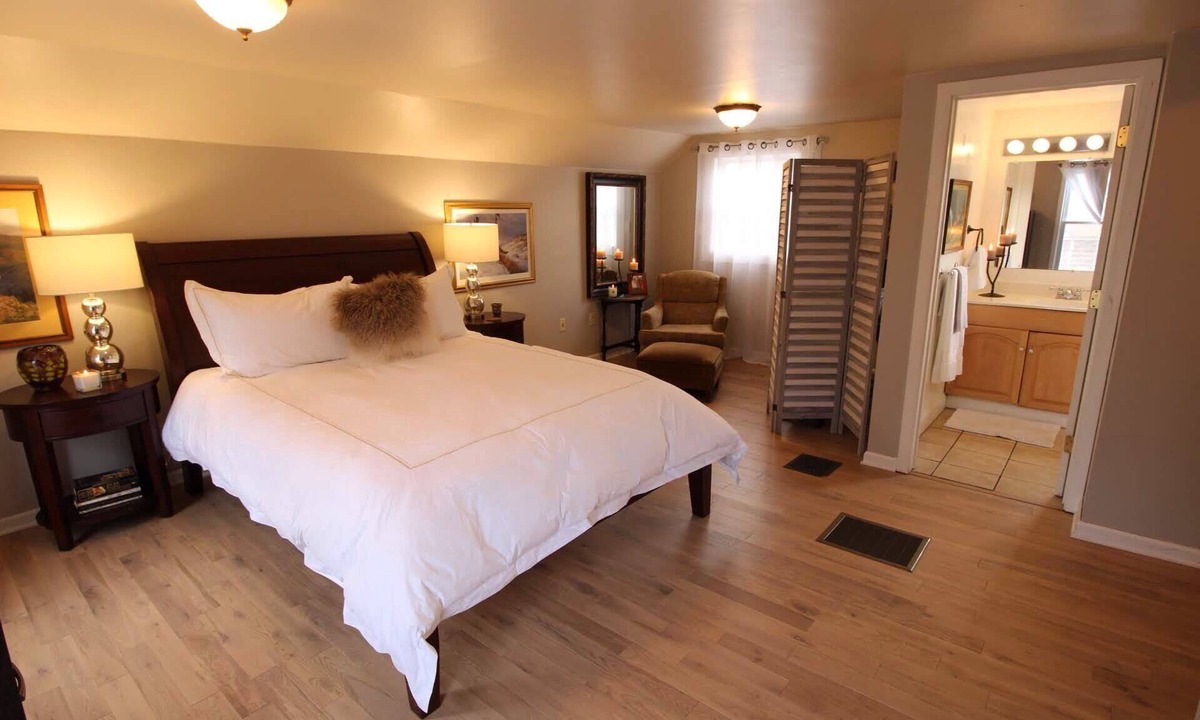 Kingston House | The Manor, Mid-Town