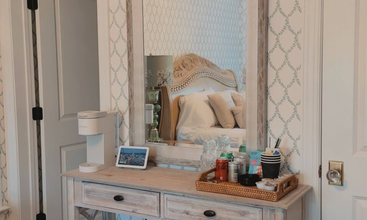 Lindridge-Martin Manor House | The Manor Morningside - 2-bedroom townhome Near Stadium & Marta with pool access