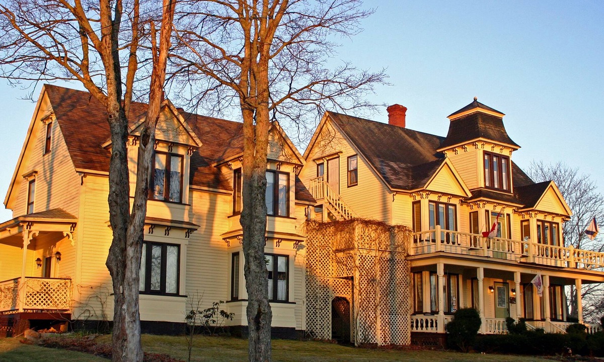 Parrsboro Bed & Breakfast | The Maple Inn B&B