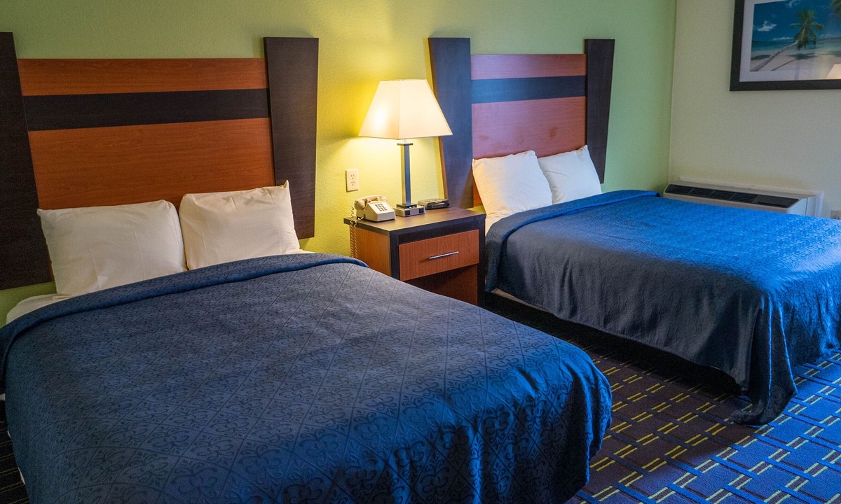 West Yarmouth Hotel | The Mariner Resort on Cape Cod!