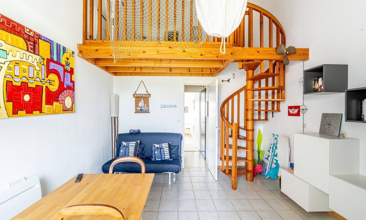 Pornic Apartment | The Marin’s Cabin, pool, sleeps 4