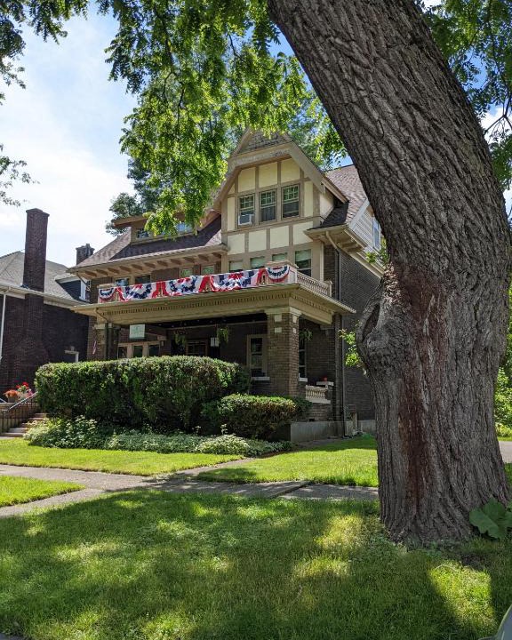 Downtown Niagara Falls Bed & Breakfast | The Marshall House