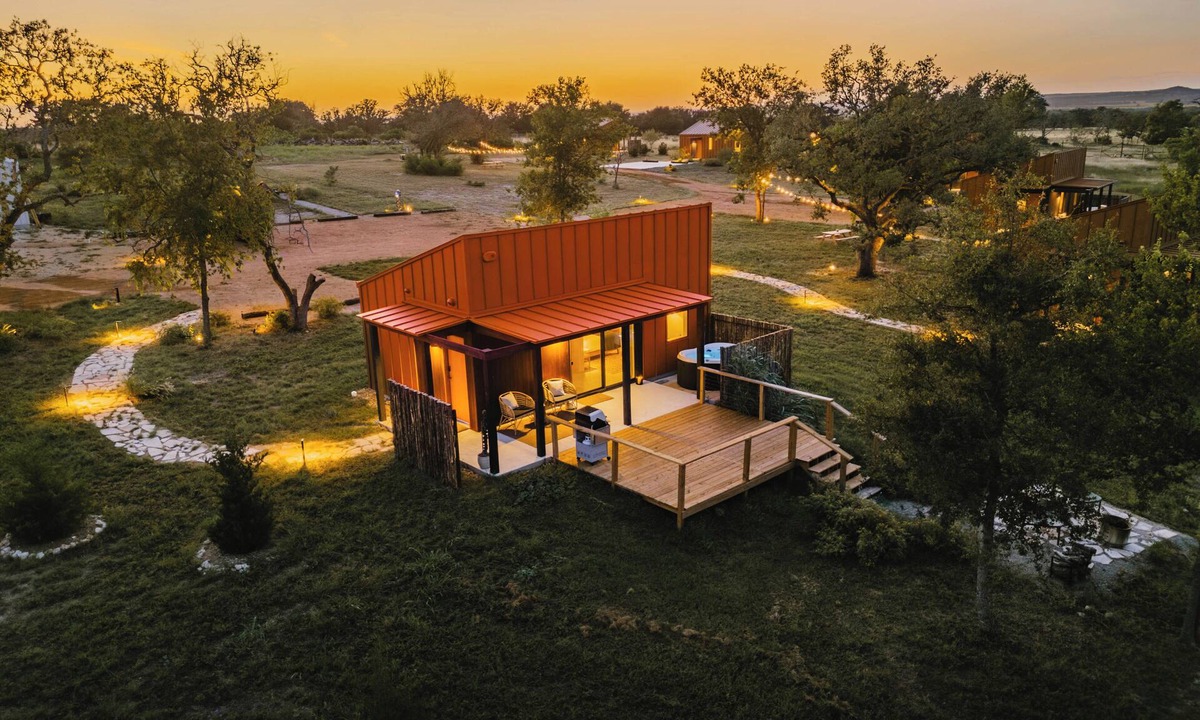 Stonewall Cabin | The Martinsburg