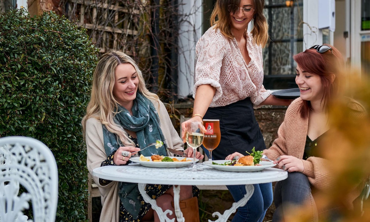 Langford Budville Bed & Breakfast | The Martlet Inn