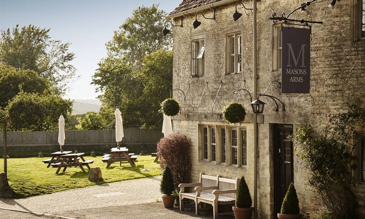 Meysey Hampton Hotel | The Masons Arms