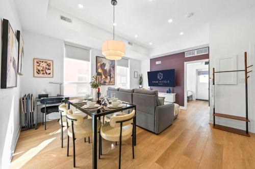Grange Park Hotel | The McCaul by Casa Hotels - Spacious Group Suite Near FIFA