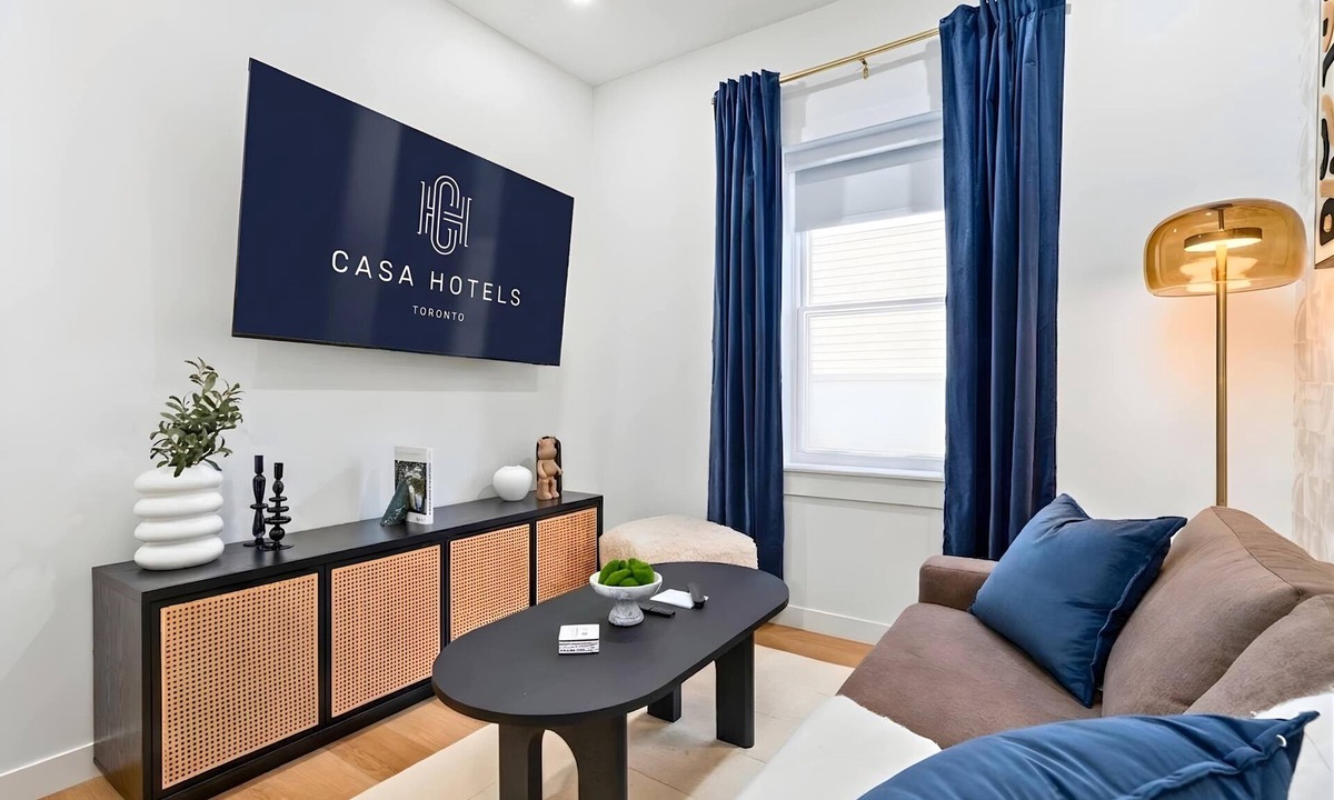 Grange Park Apartment | The McCaul | Newly Designed Group Suite Near FIFA