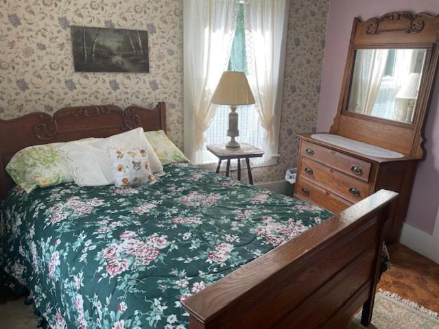 McIndoe Falls Bed & Breakfast | The McIndoe Falls Inn