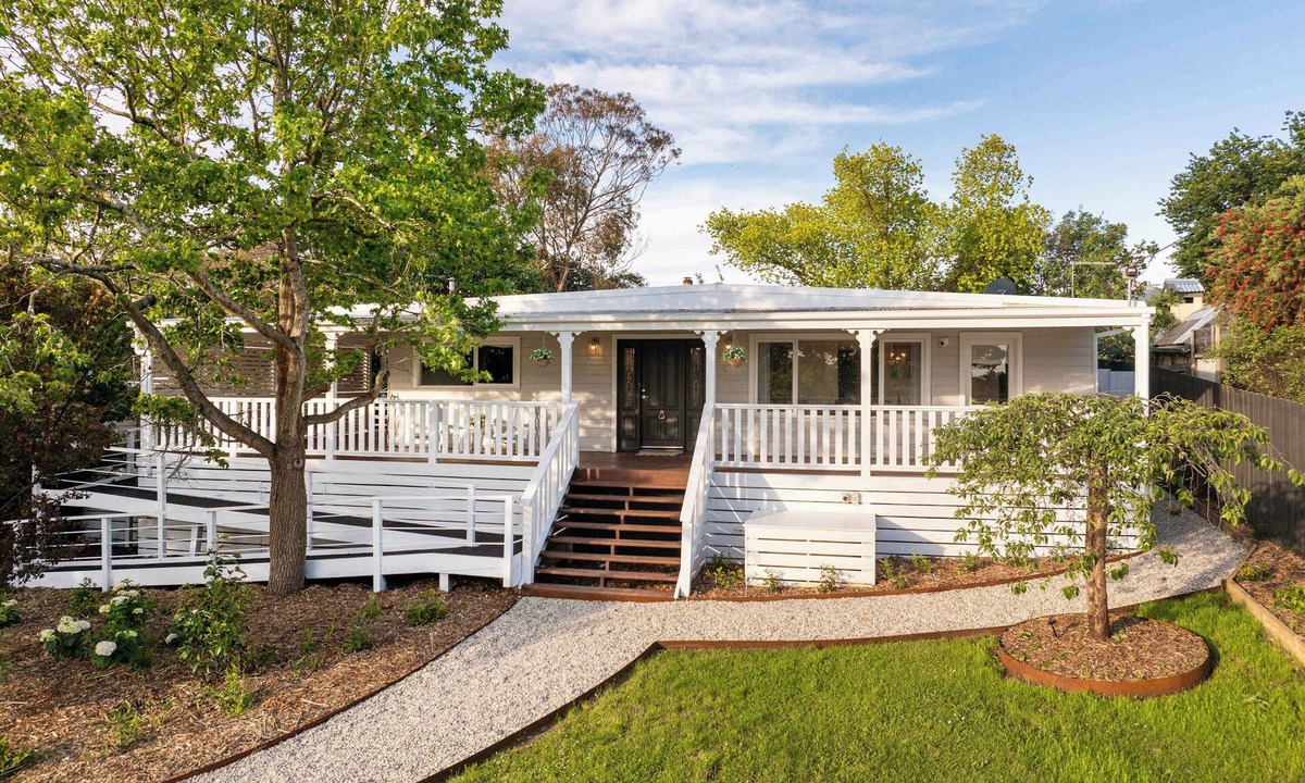 Yarra Glen House | The Meadow Yarra Valley | Spa & Sauna