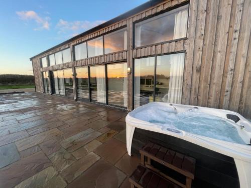 Denchworth House | The Meadows