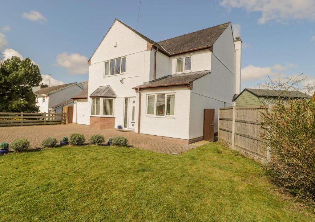 Pentraeth House | The Meadows