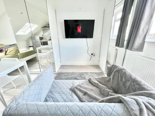 Brent Hotel | The Melrose